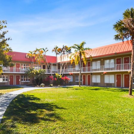 Vero Beach Inn & Suites Vero Beach I-95 (Adults Only) Dış mekan fotoğraf