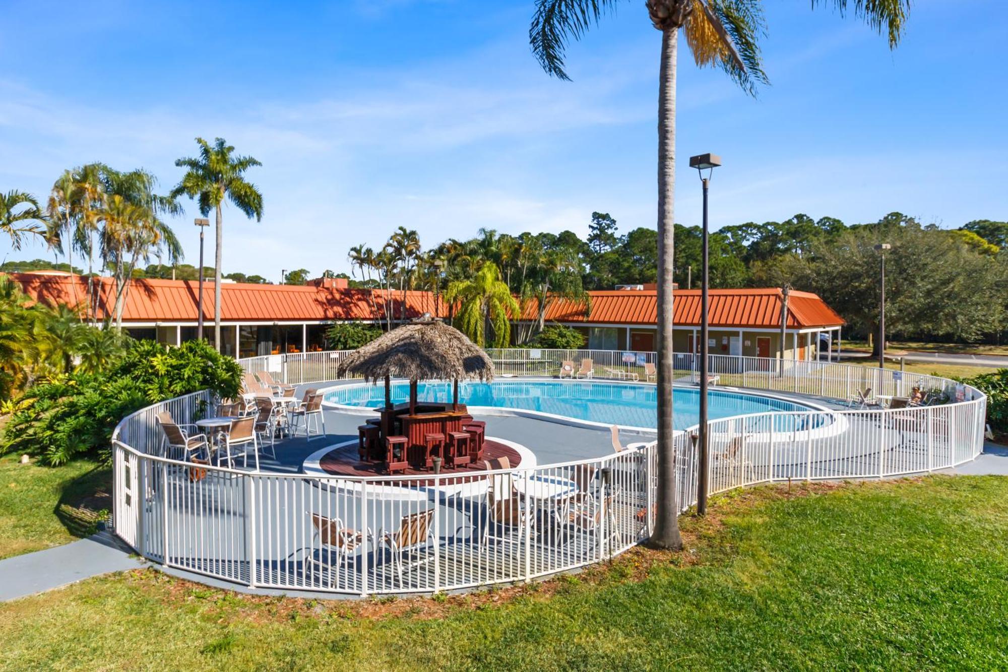 Vero Beach Inn & Suites Vero Beach I-95 (Adults Only) Dış mekan fotoğraf